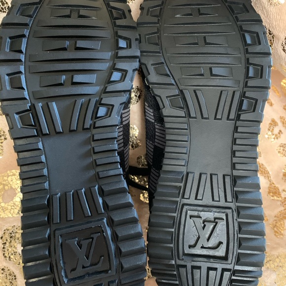 Louis Vuitton Sneakers - Picture 6 of 8